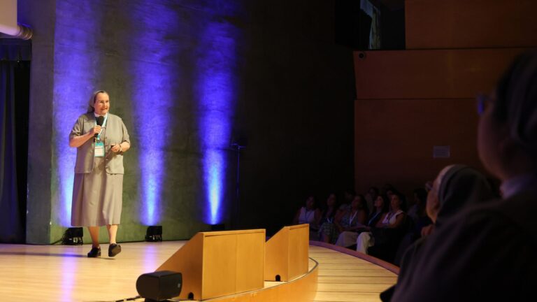 Lee más sobre el artículo Conferencia M. Montserrat del Pozo. Habitando fronteras